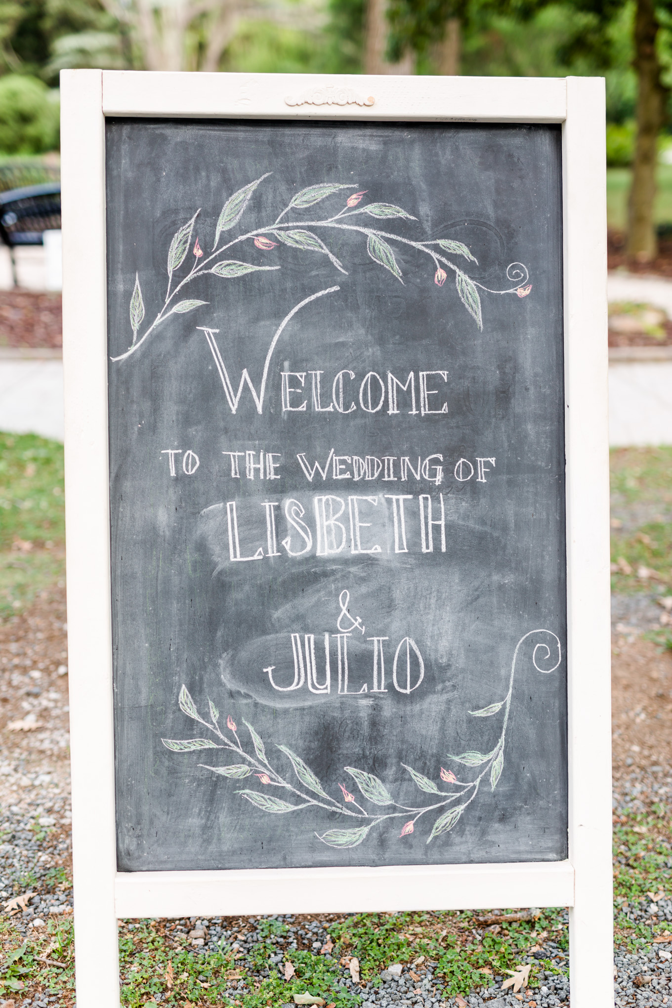elegant Rust Manor House wedding, Rust Manor House, Leesburg, colonial house, wedding day, welcome sign