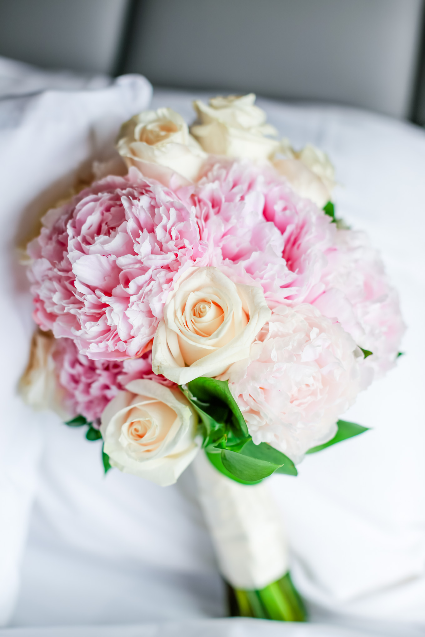 make the most of your wedding photography, pink peonies, peonies, white roses, bridal bouquet