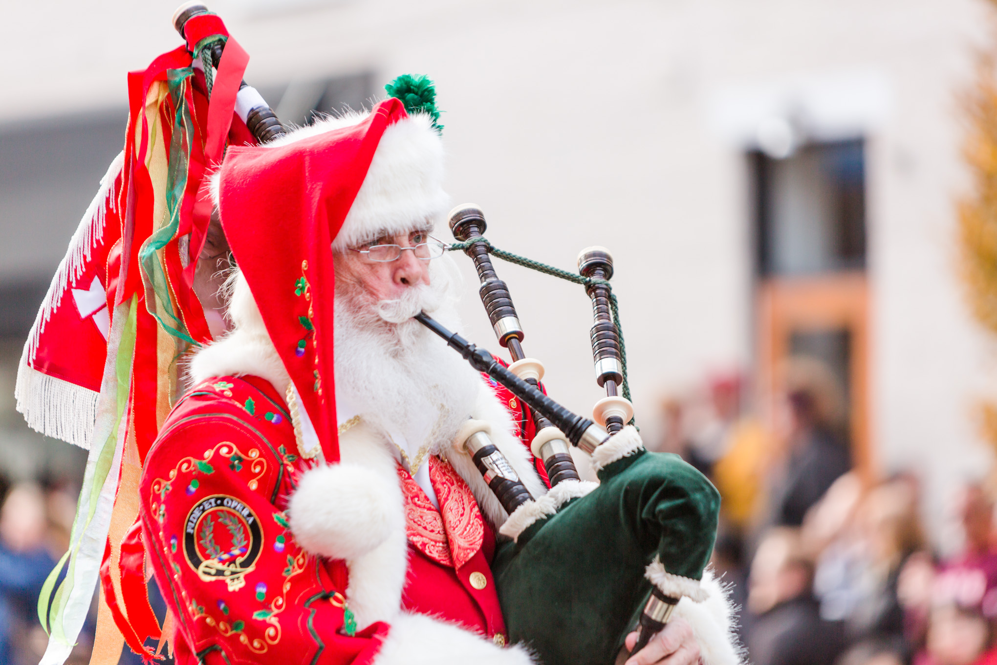 Alexandria Christmas parade, Alexandria, Old Town Alexandria, holidays, Christmas, Christmas time, bagpipe player, Santa Claus