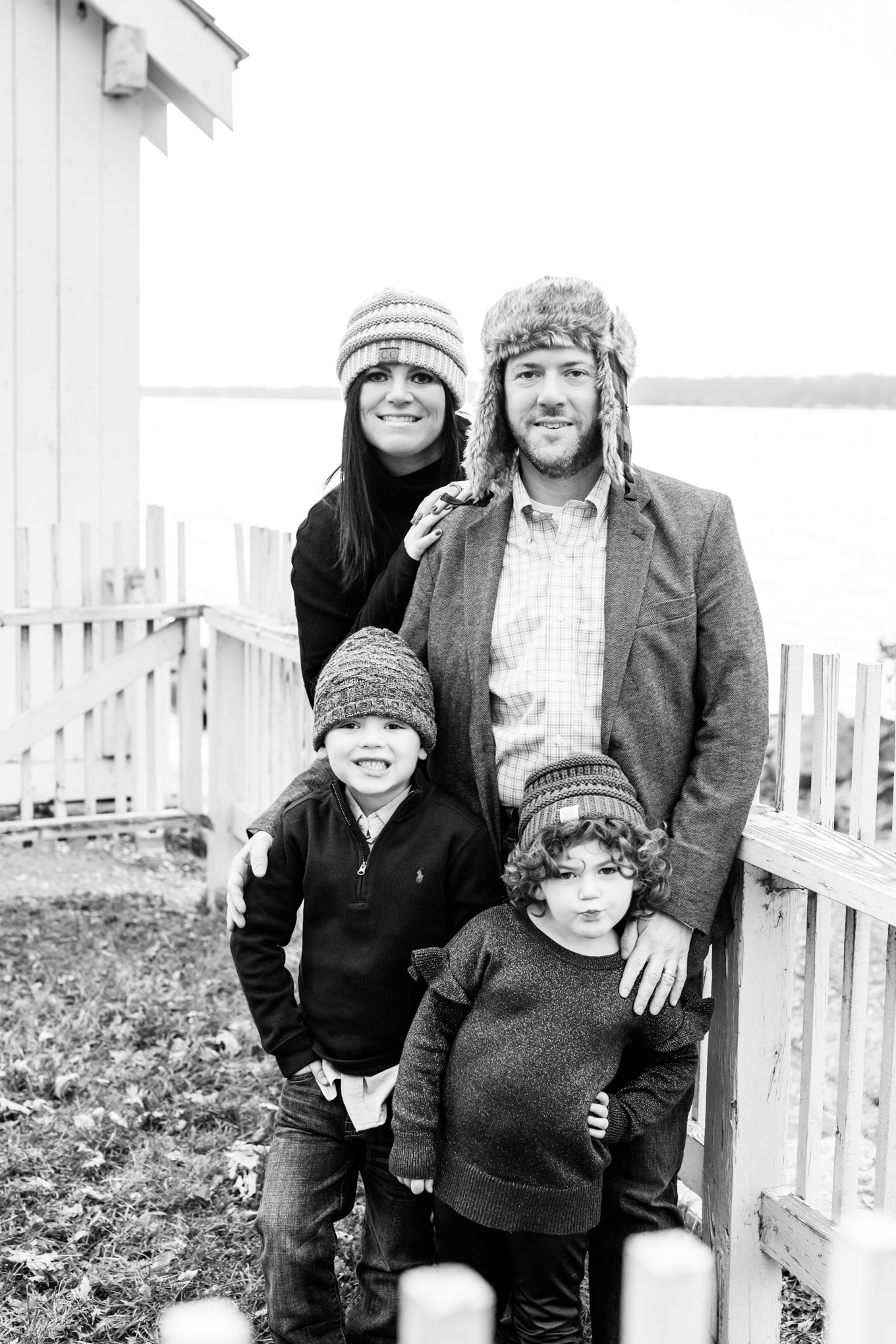snow day, family of four, Jones Point Park, Alexandria, Old Town, northern Virginia, Potomac River, outdoor portraits, magic hour, black and white photos