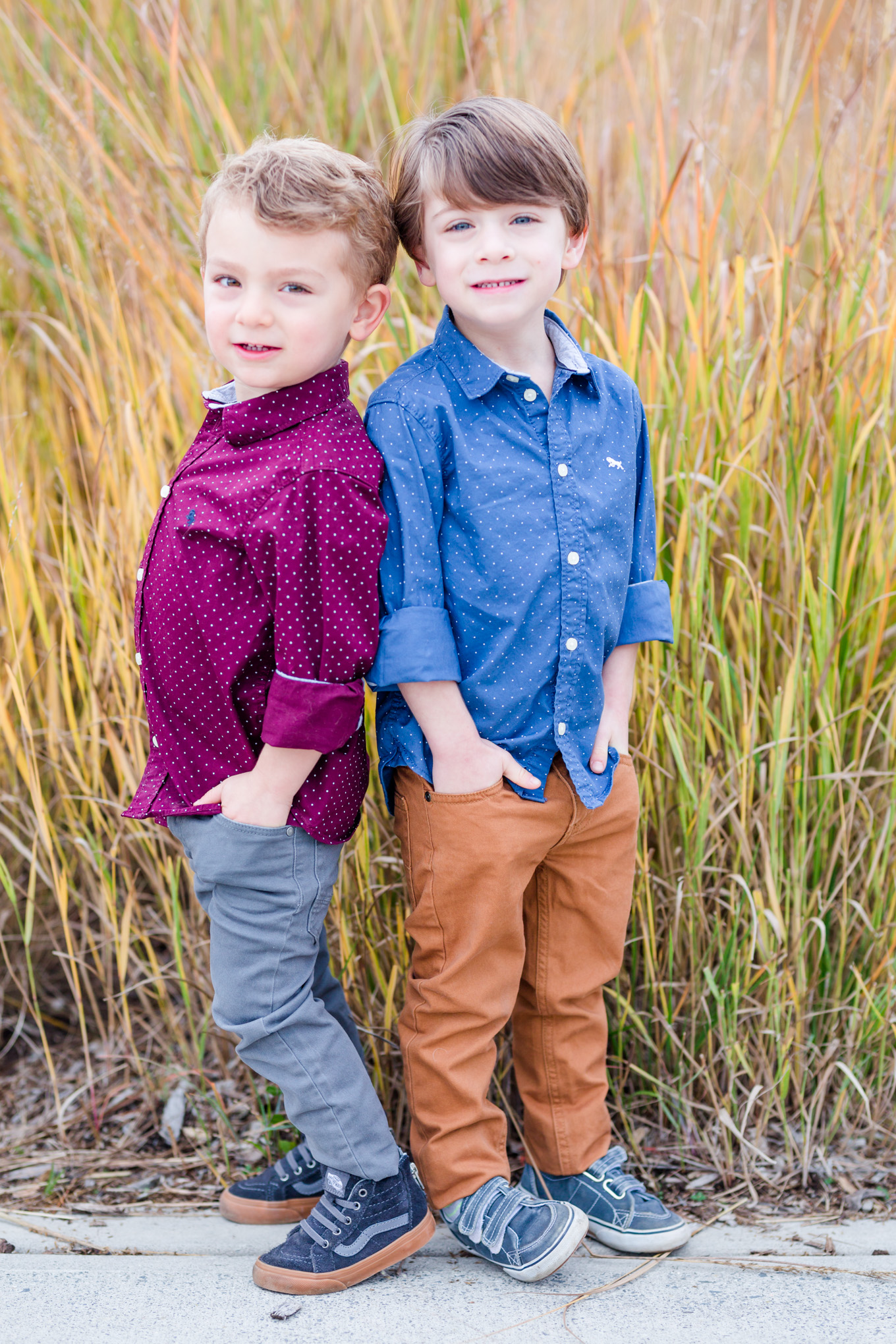 autumn Arlington family photos, family photos, family of four, Arlington, Arlington photographer, photo shoot style guide, style guide, chambray shirt, twins, fraternal twins, twin boys, twins