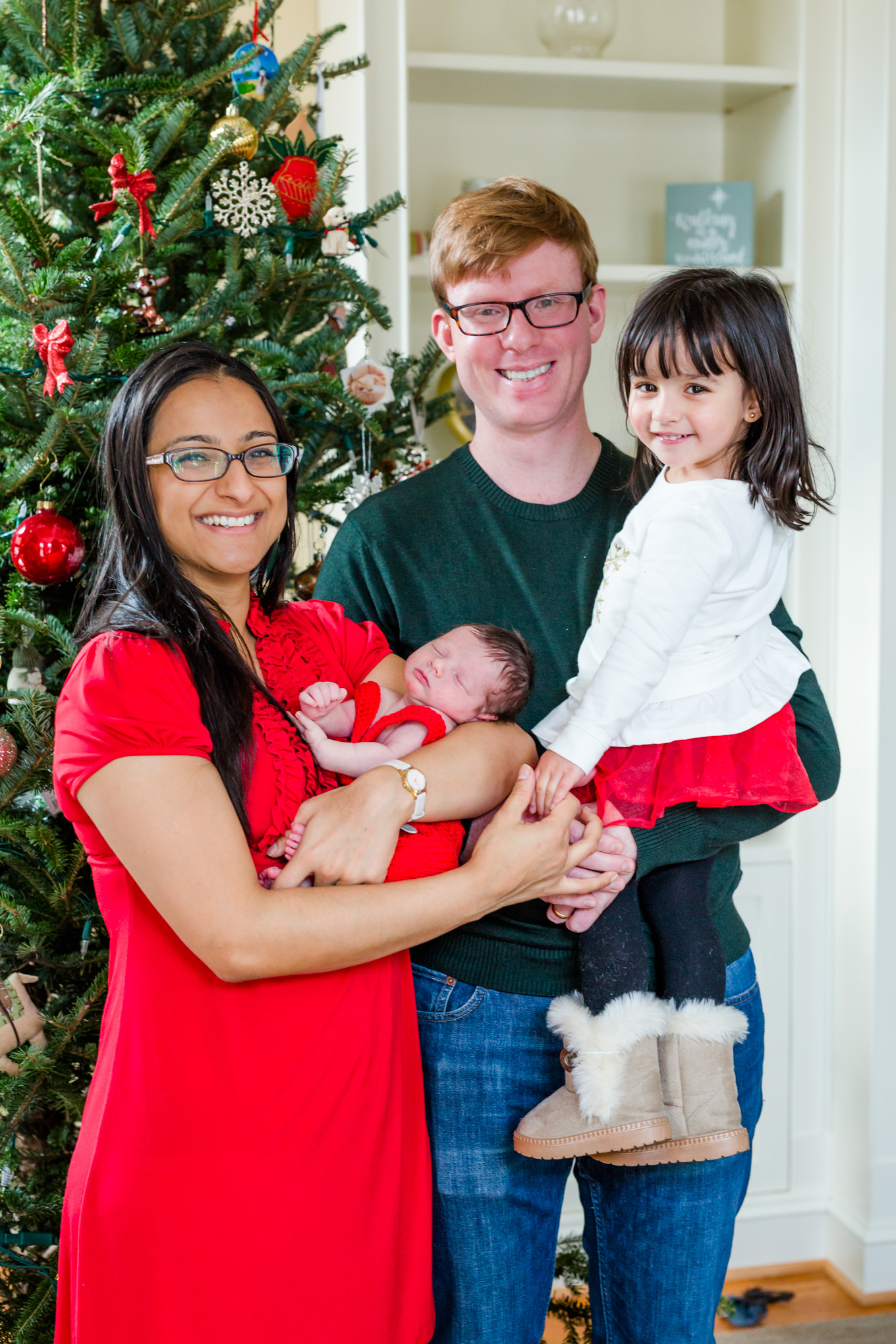 holiday newborn photos, newborn boy, baby boy, holiday photos, Christmas baby, brown haired baby, family of four