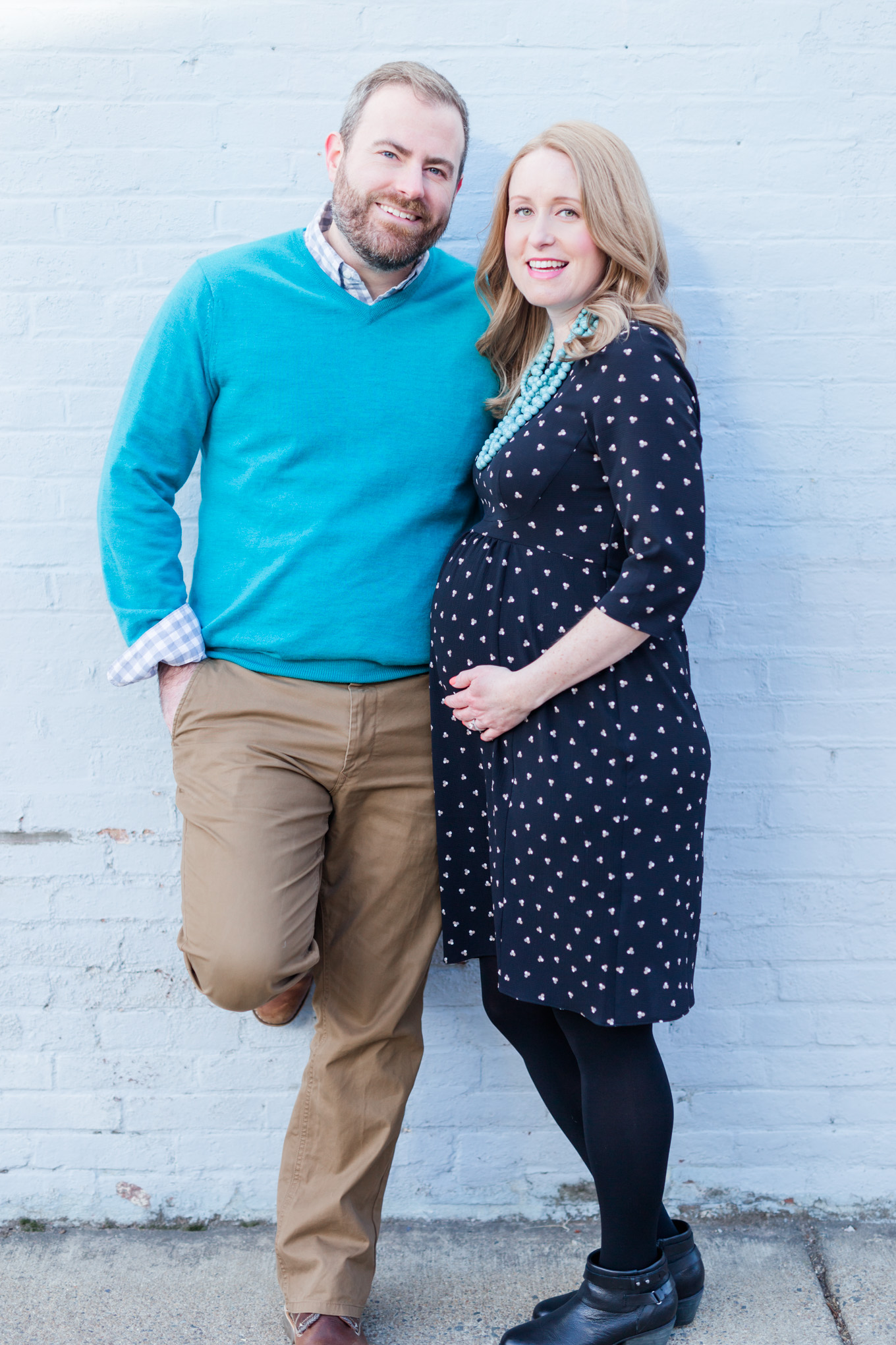 photo shoot style ideas, photo shoot style, photo shoot fashion, style ideas, style guide, photo shoot style guide, maternity photos, expecting couple, Alexandria, Old Town, 