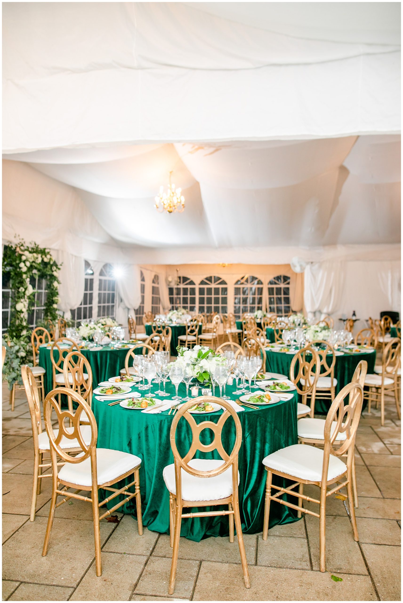 emerald and ivory Woodend Sanctuary wedding, autumn Woodend Sanctuary wedding, rainy day wedding, Maryland wedding venues, Chevy Chase MD wedding venue, mansion wedding, manor house wedding, indoor wedding, DC wedding venue, DC wedding photographer, Baltimore wedding photographer, Rachel E.H. Photography, emerald and ivory aesthetic, gold and emerald reception, gold chairs, emerald tablecloths